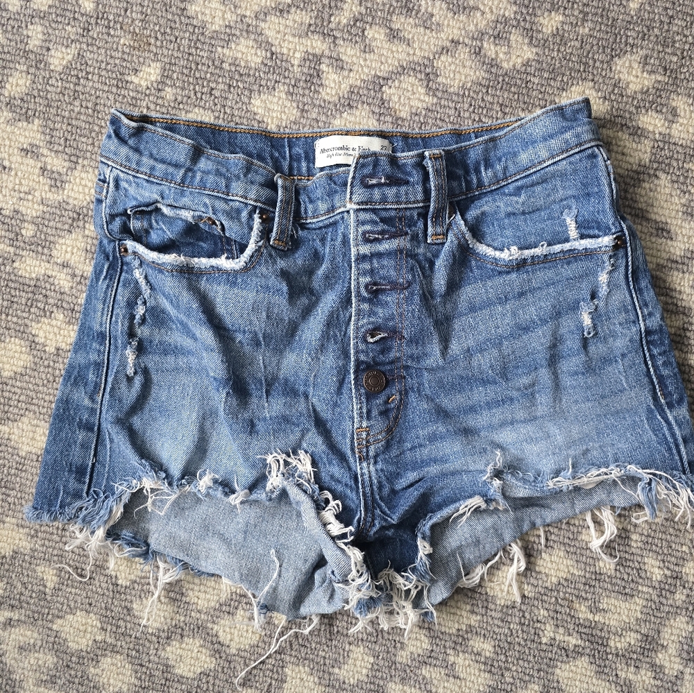 Abercrombie & Fitch high rise mom shorts